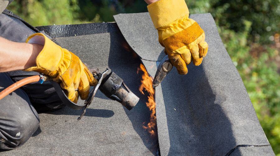 Professional gutter cleaning in Manville, WY